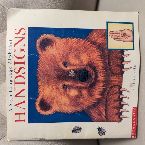 A Sign Language Alphabet Hand signs Scholastic By Kathleen Fain - Picture 3 of 16